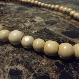 Elegant Cream Beaded Necklace